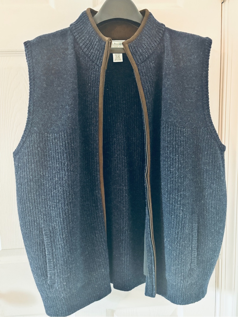 Men's LL Bean Navy Zip Front 100% Merino Wool Knit Vest - XL